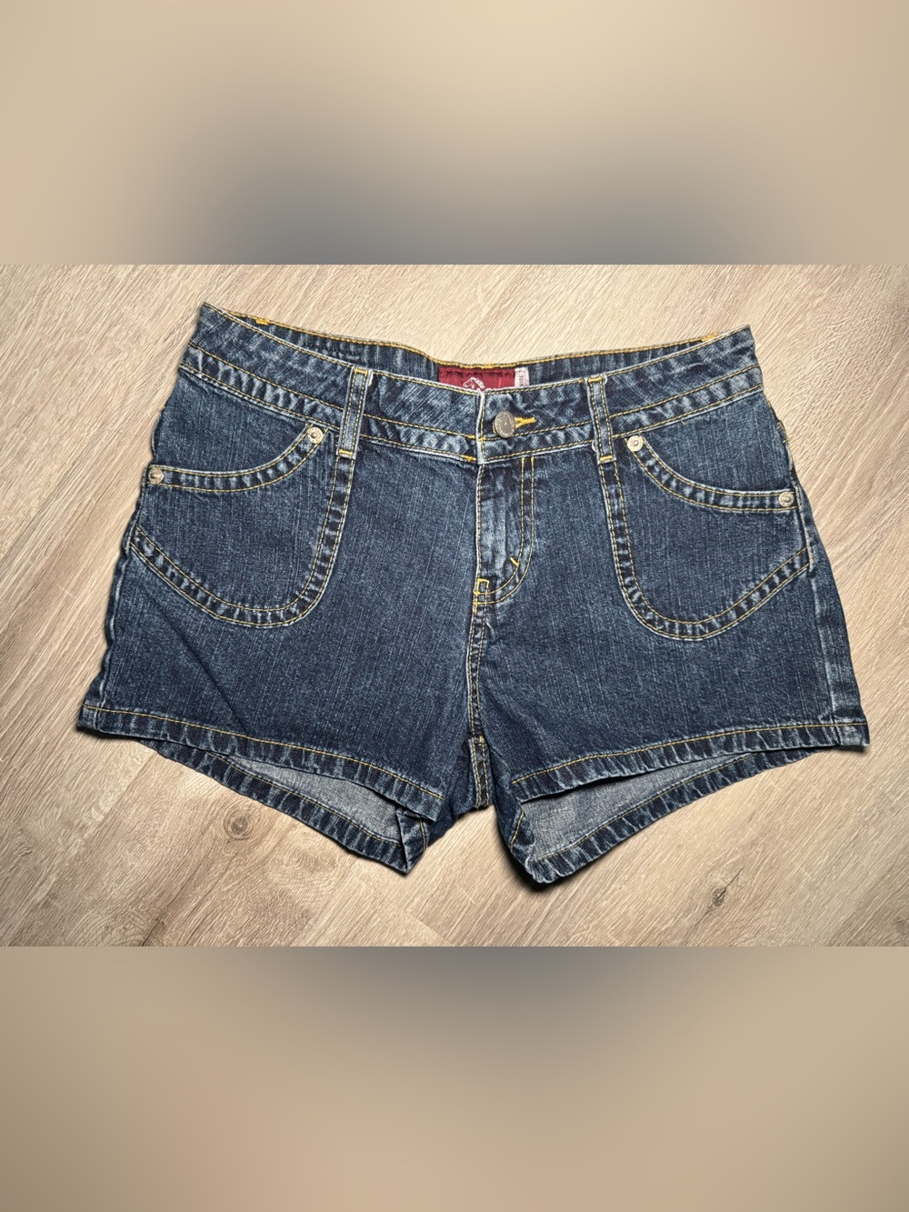 Vintage Jordache Y2K Low Rise Denim Shorts Dark Wash 100% Cotton Size 7/8